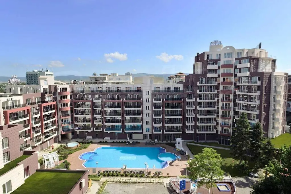 Admiral Plaza Apartment , Large Swimming Pool , 5 Min Walking To The Beach Napospart Bulgária