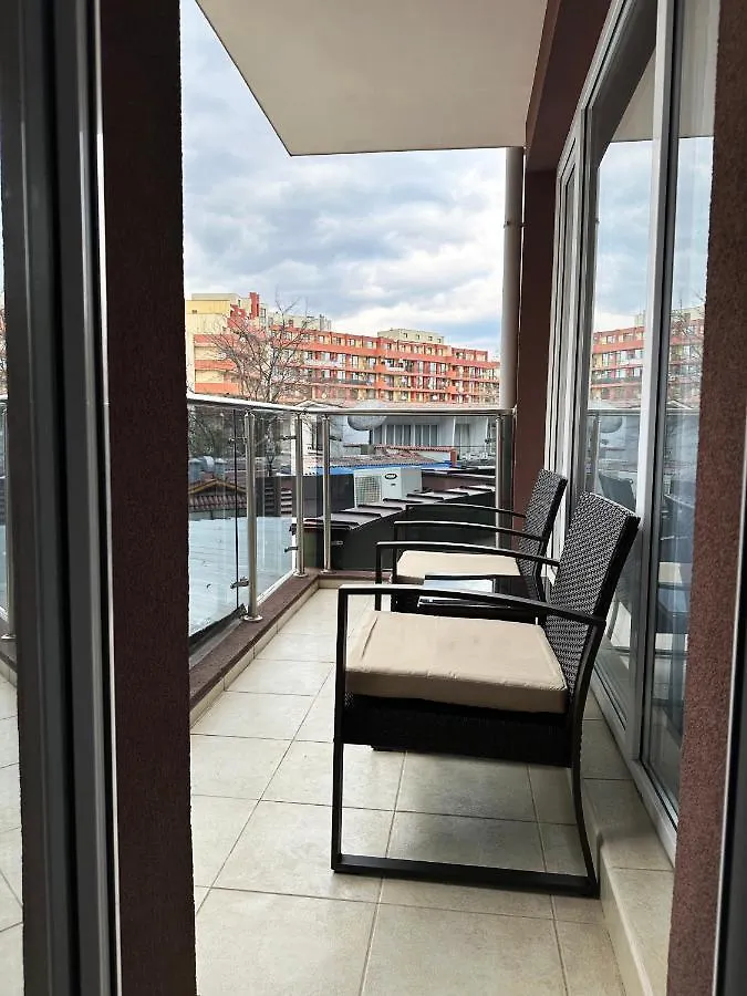 Admiral Plaza Apartment , Large Swimming Pool , 5 Min Walking To The Beach Napospart